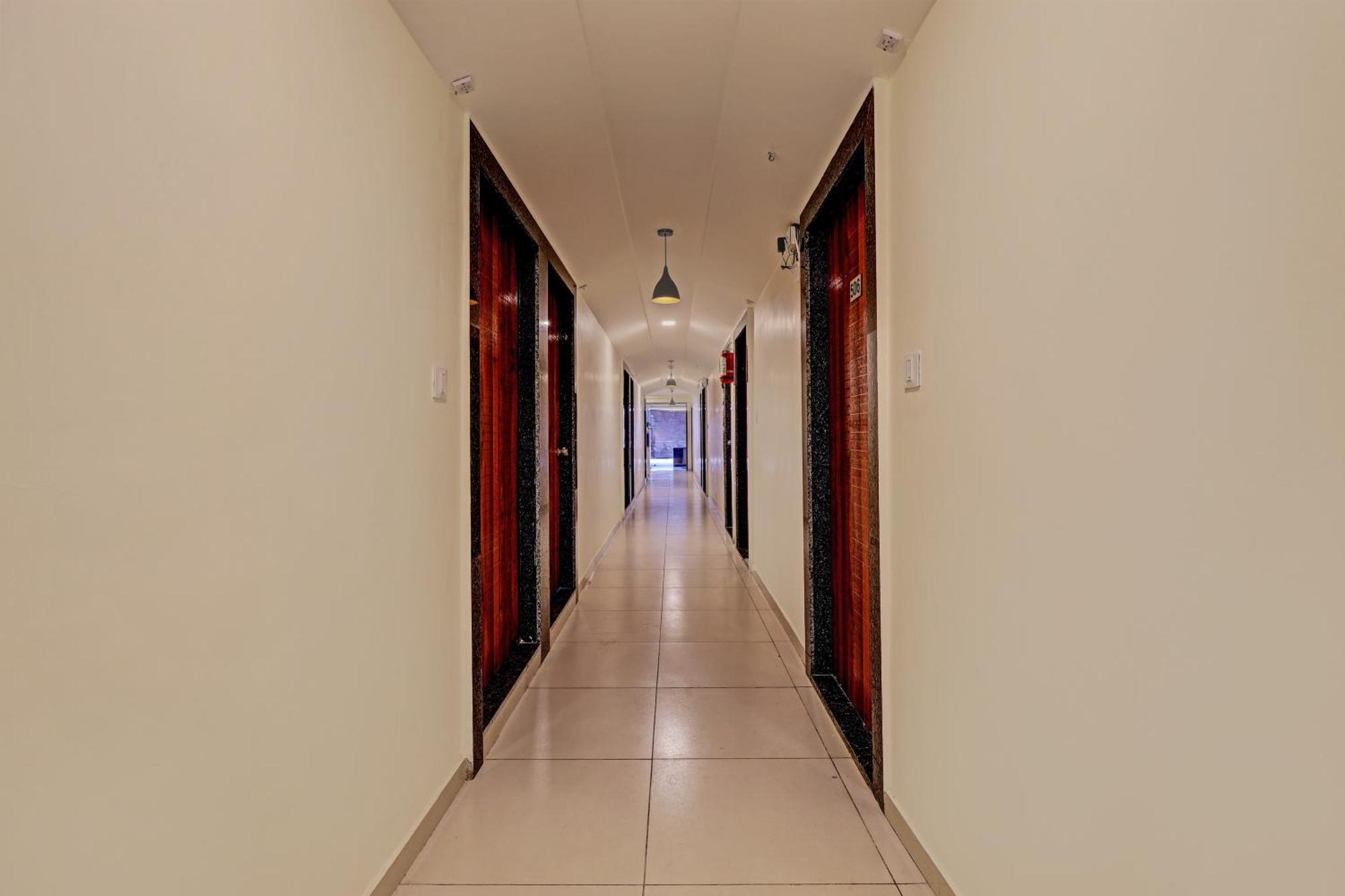 Hotel O Alexa Ahmedabad Extérieur photo